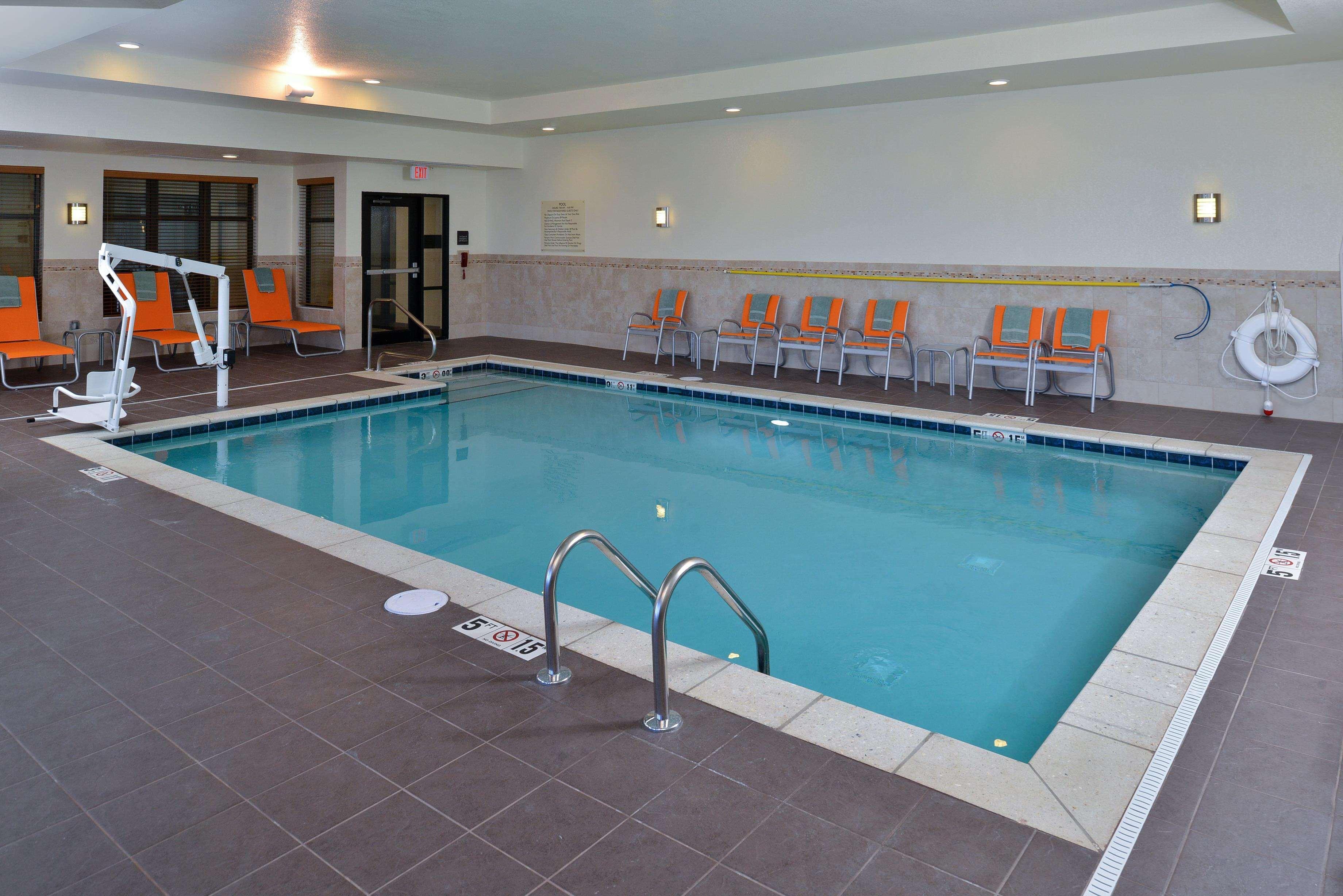 Hilton Garden Inn Уэст-Честер Экстерьер фото