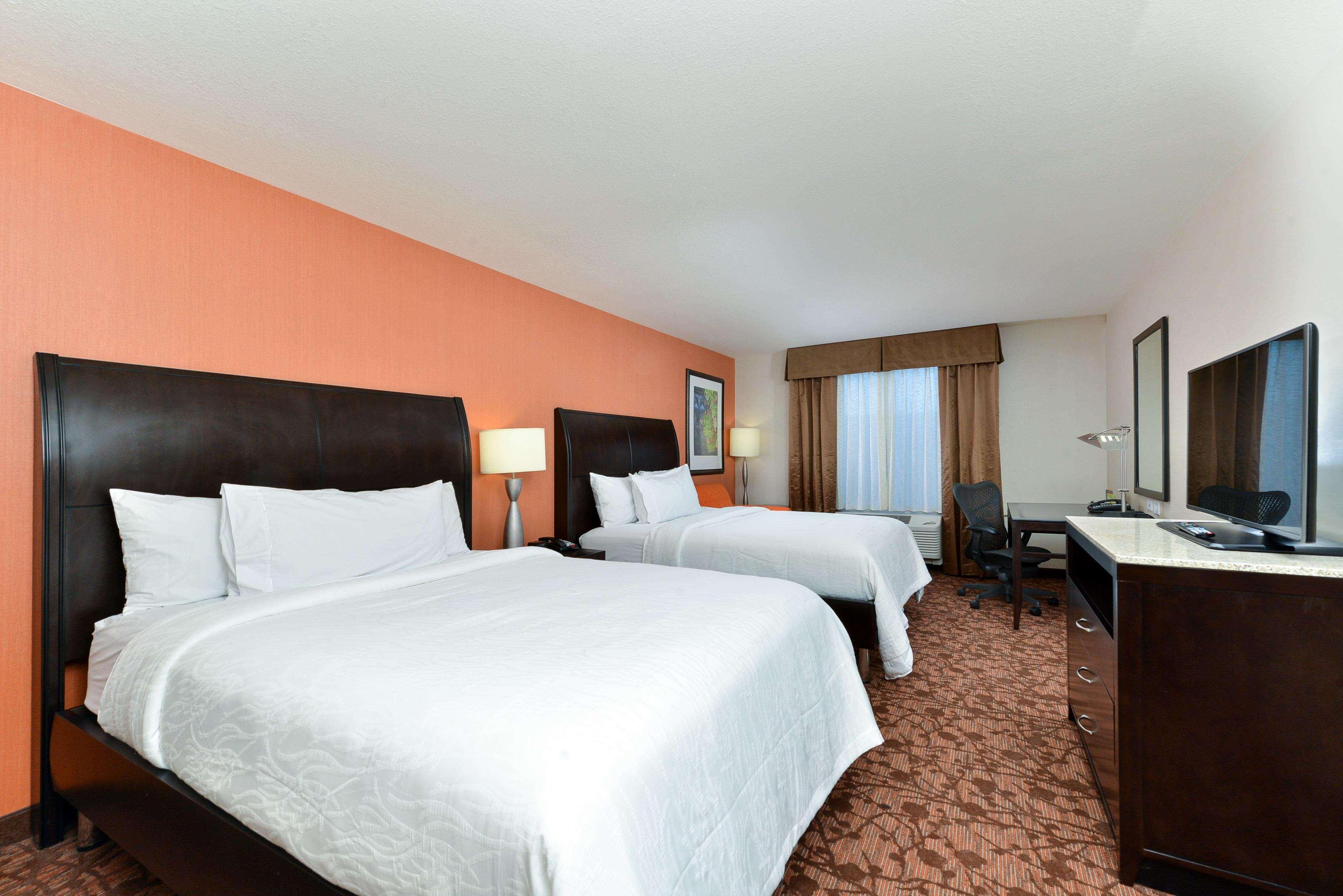 Hilton Garden Inn Уэст-Честер Экстерьер фото