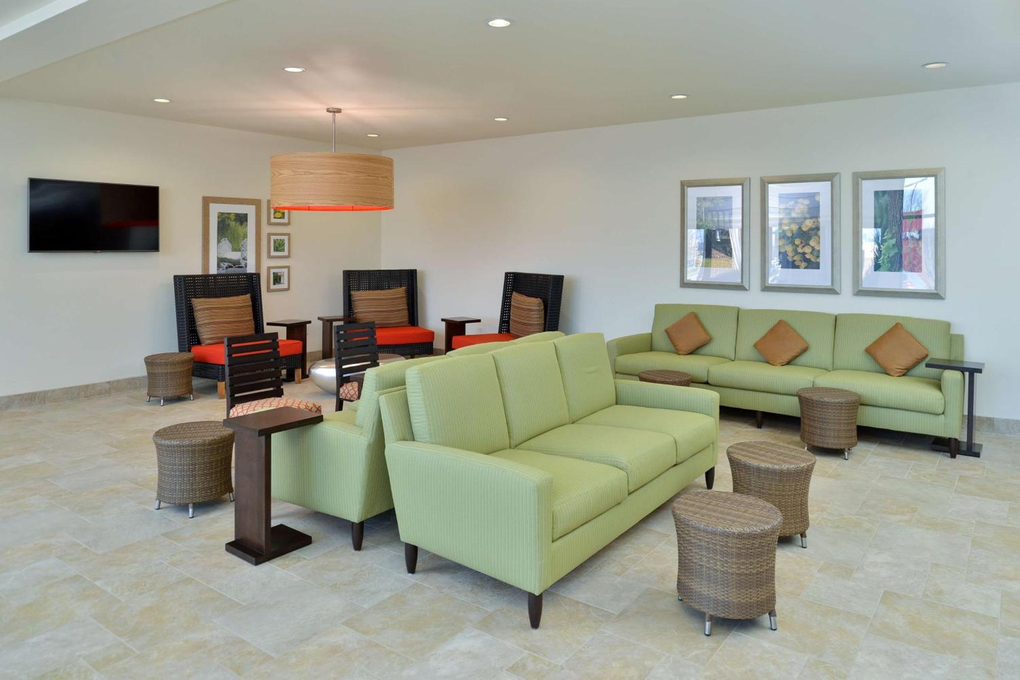 Hilton Garden Inn Уэст-Честер Экстерьер фото